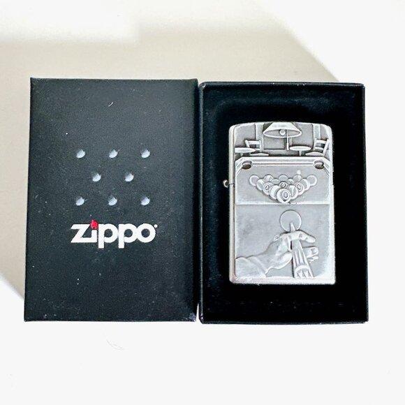 ZIPPO LIGHTER MADE IN USA BILLIARDS POOL PLAYER SURPRISE 2005 - Picture 1 of 12
